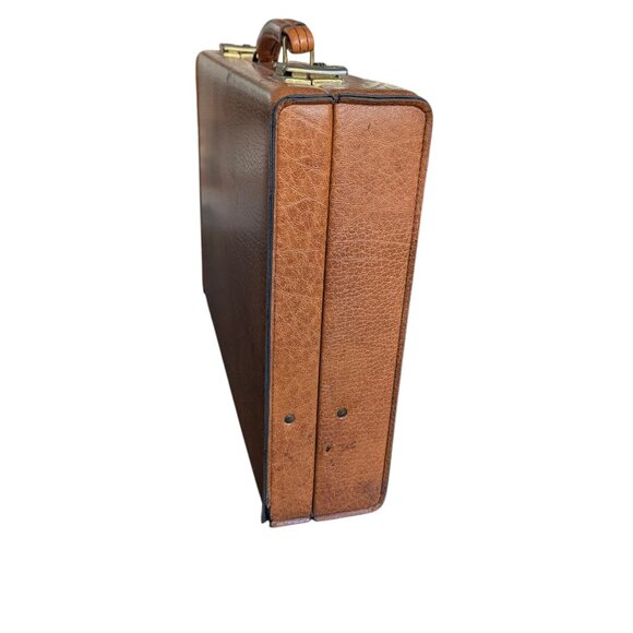 Vintage 1950/1960s Faux Leather Briefcase w locking latch - 2 keys included - Picture 6 of 16